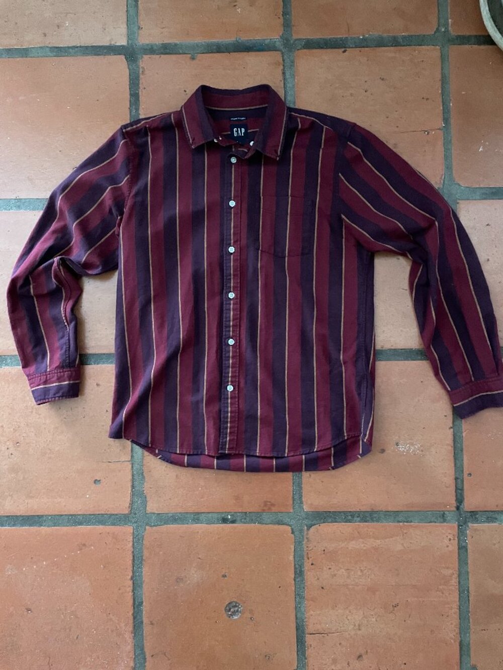 Gap Burgundy Pinstripe Long Sleeve Button Up 100% Cotton Shirt Men’s Size - M